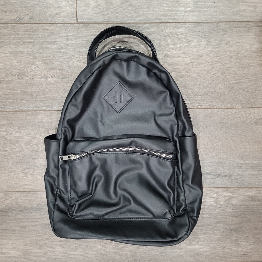 No Boundaries Black Backpack - Picture 2 of 5